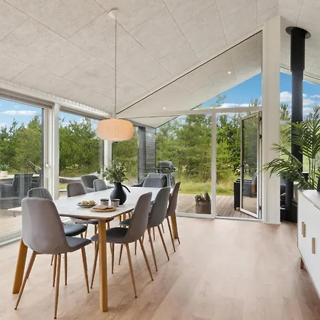 Feriehus 4 Bedroom Stunning In *