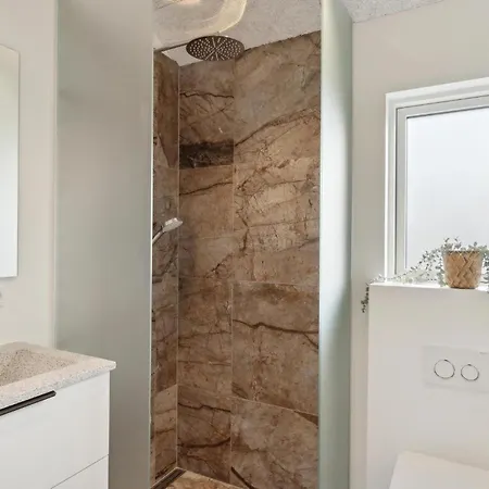 4 Bedroom Stunning In * Strandby