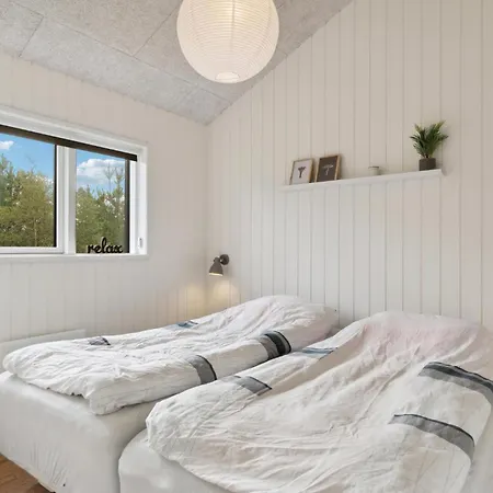 4 Bedroom Stunning In Holiday home *